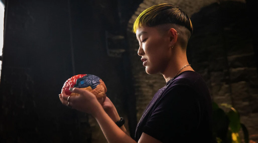 Outlier-video-cover-psychology-1028x569.webp