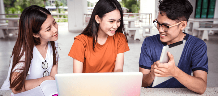 student-showing-classmates-digital-tablet-705x310.png